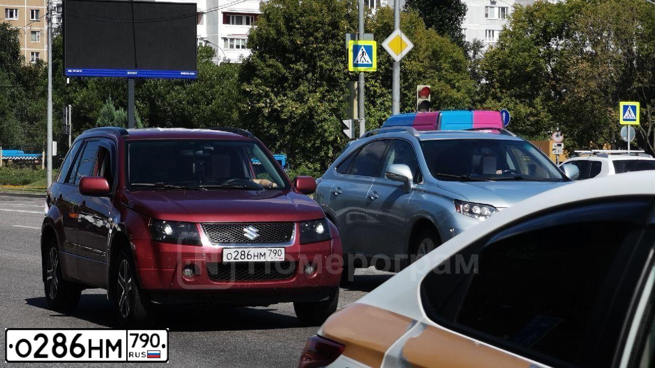 Фото автомобиля SUZUKI /GRAND/ VITARA, 2007 — госномер О286НМ790. Цвет: ВИШНЕВЫЙ