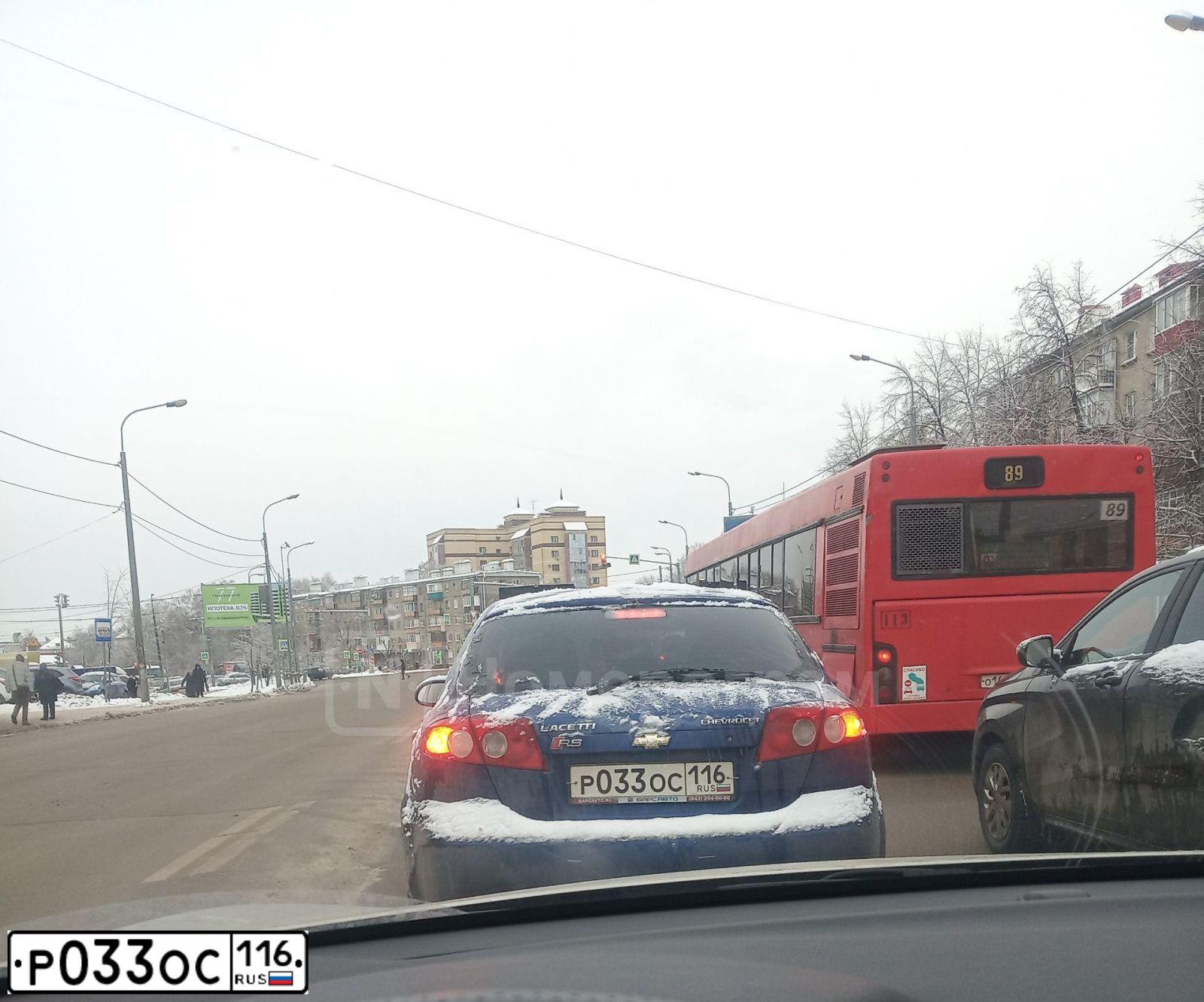 Фото автомобиля CHEVROLET LACETTI, 2006 — госномер Р033ОС116. Цвет: СИНИЙ