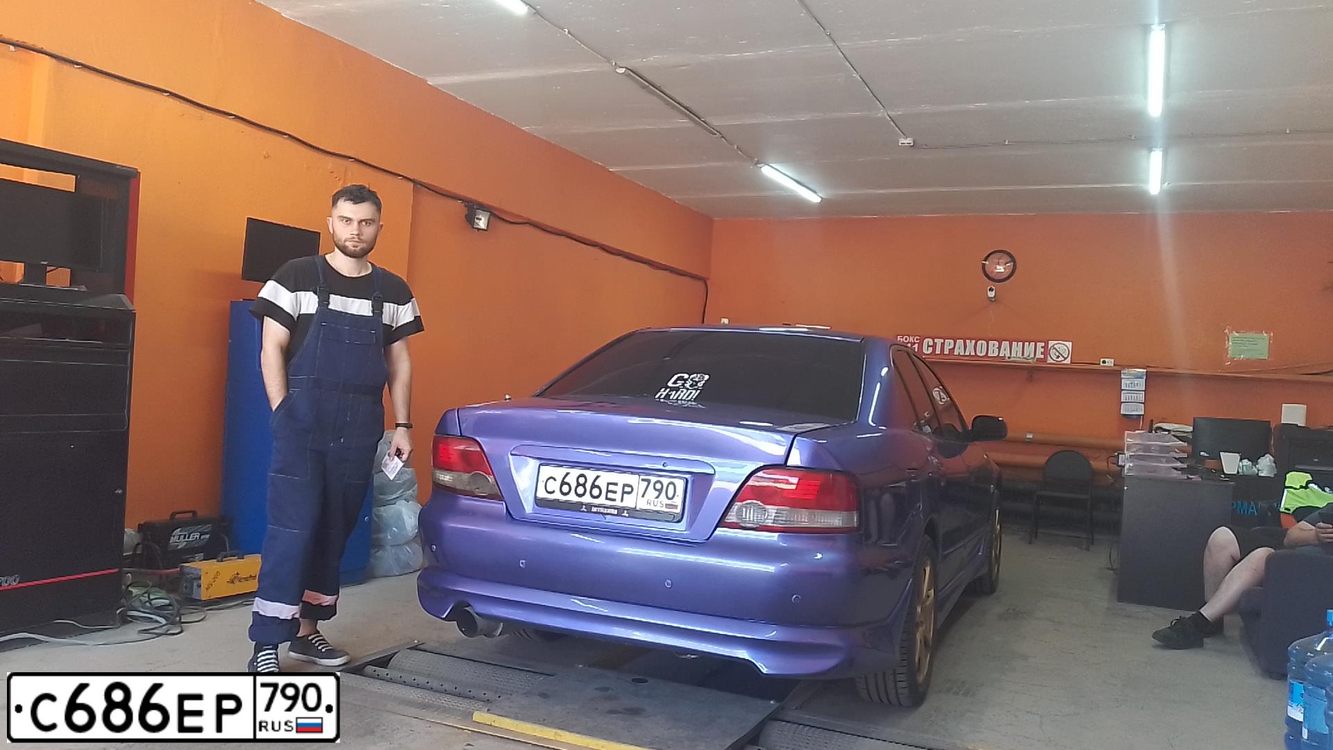 Фото автомобиля MITSUBISHI GALANT, 2002 — госномер Р142ТЕ46