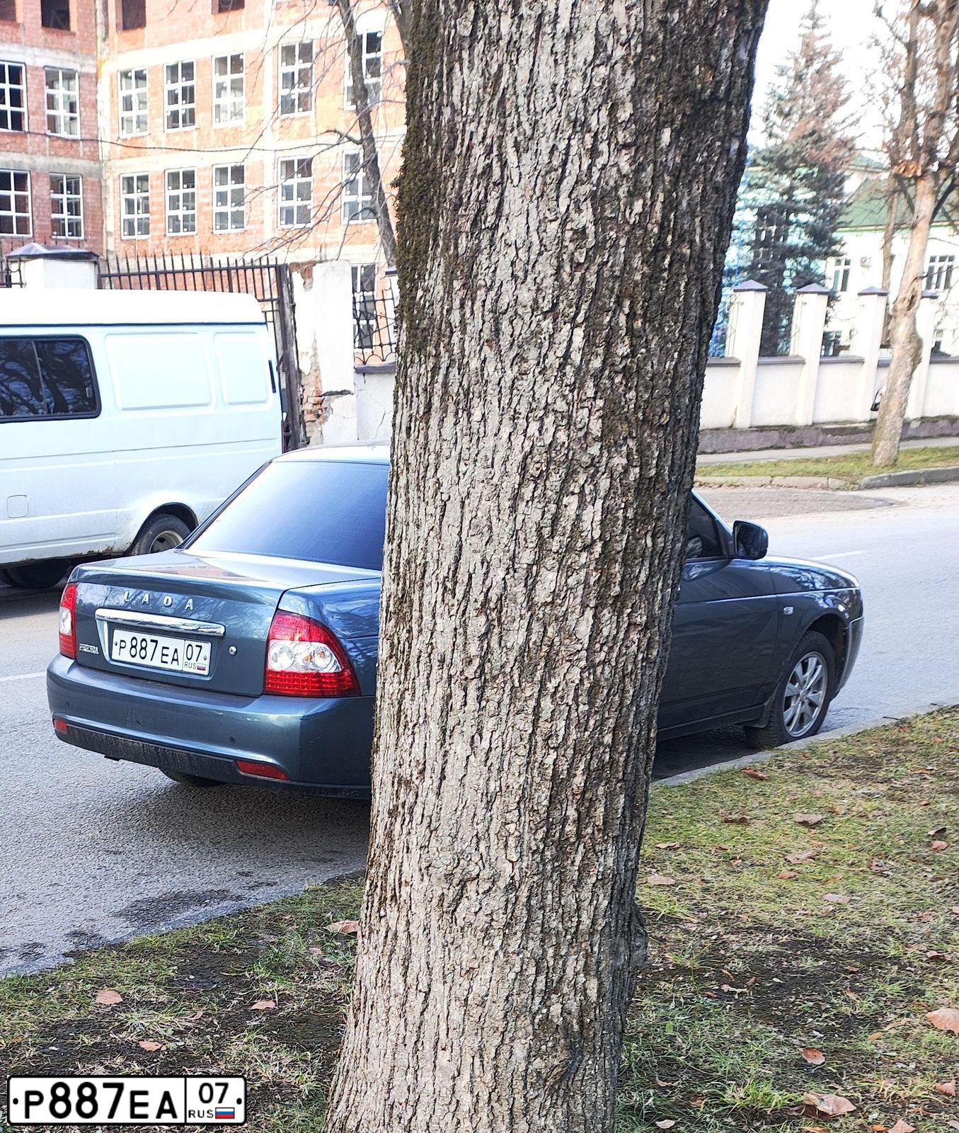 Фото автомобиля LADA 2170 PRIORA, 2014 — госномер Р887ЕА07. Цвет: Серо-Синий