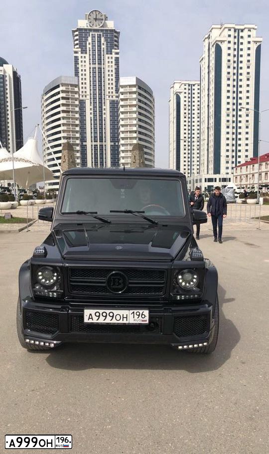 Фото автомобиля MERCEDES G-KLASSE, 2005 — госномер Р033КН05. Цвет: ЧЕРНЫЙ