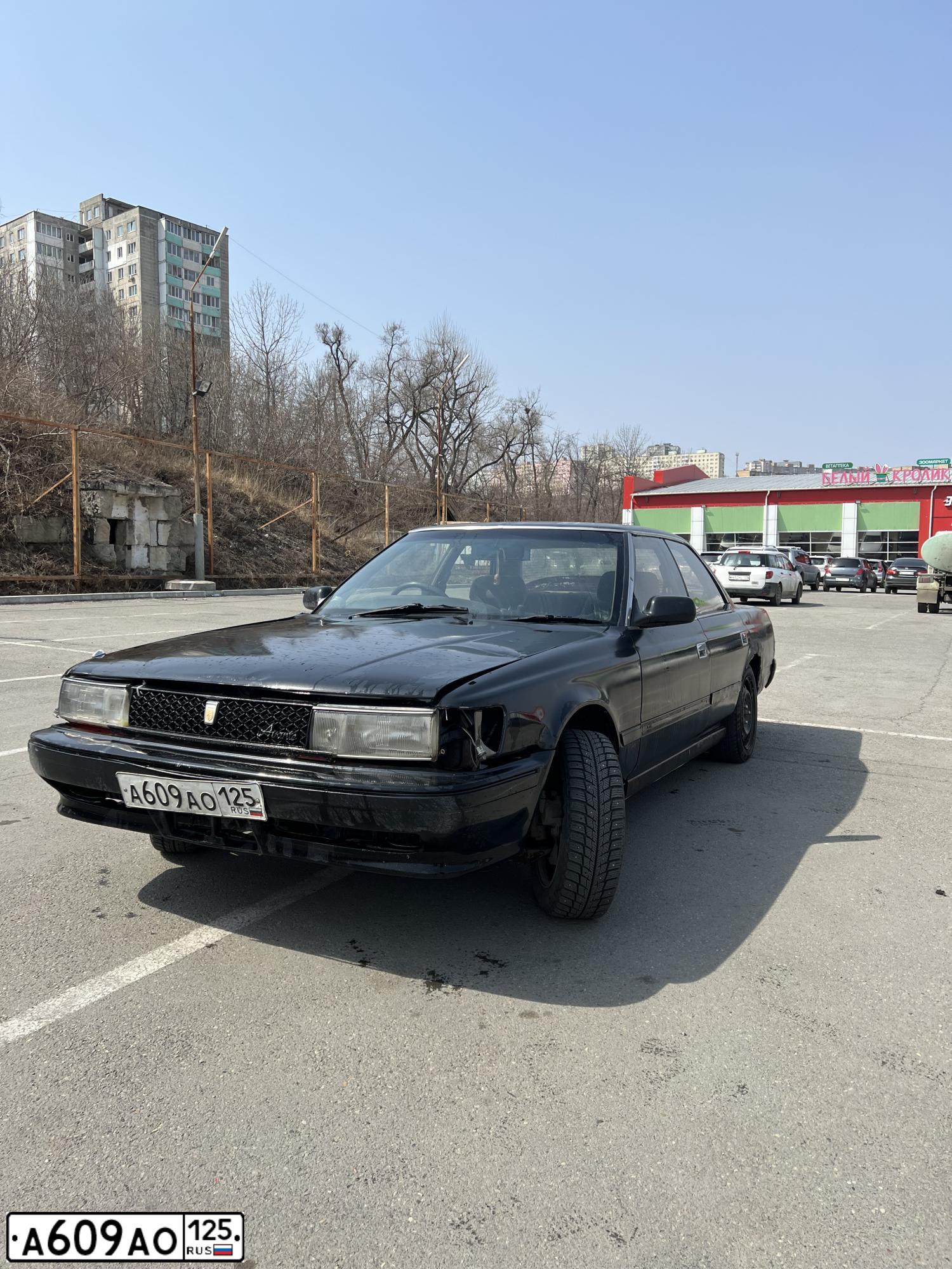 Фото автомобиля TOYOTA CHASER, 1990 — госномер М110СВ125