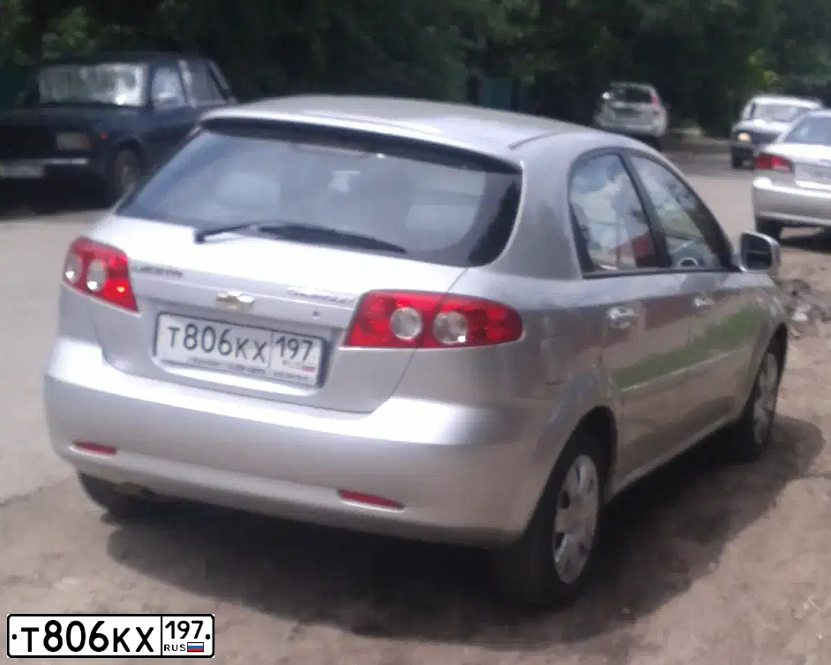 Фото автомобиля CHEVROLET LACETTI, 2010 — госномер В816УК126. Цвет: СЕРЕБРИСТЫЙ
