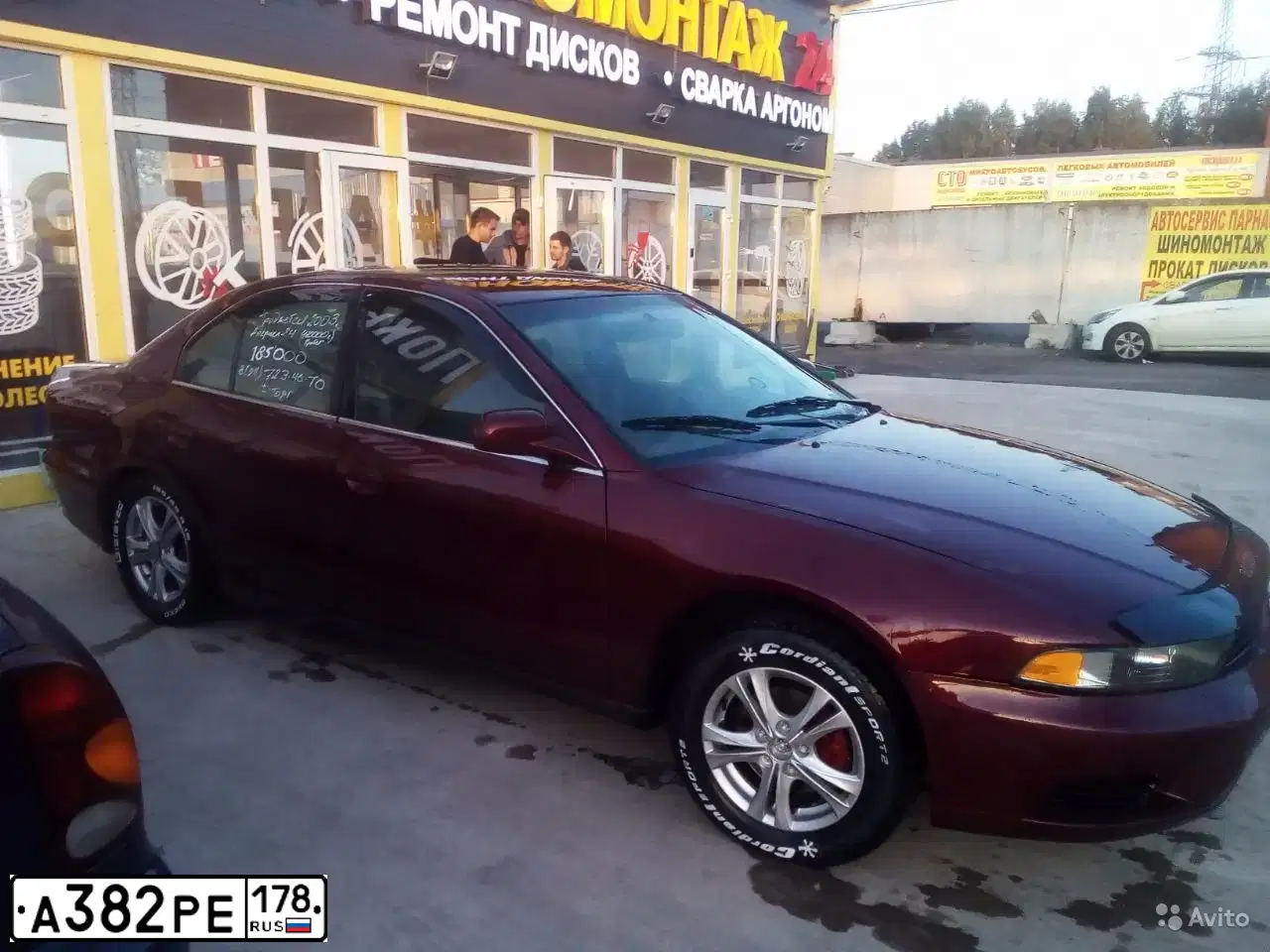 Фото автомобиля MITSUBISHI GALANT, 2003 — госномер А382РЕ178. Цвет: ВИШНЕВЫЙ