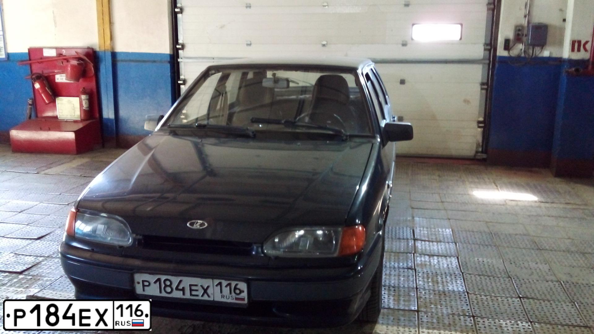 Фото автомобиля LADA 2114 SAMARA, 2006 — госномер Р184ЕХ116. Цвет: ГРАФИТОВЫЙ МЕТАЛЛИК