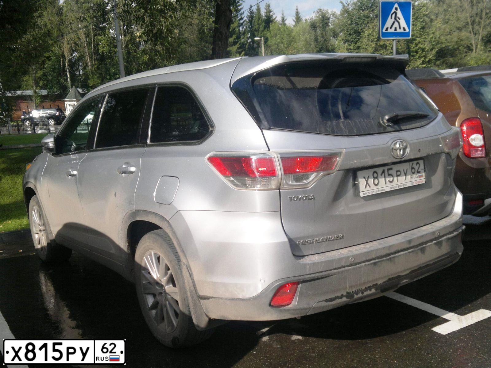 Фото автомобиля TOYOTA HIGHLANDER, 2014 — госномер Т923ТВ33. Цвет: Серебристый