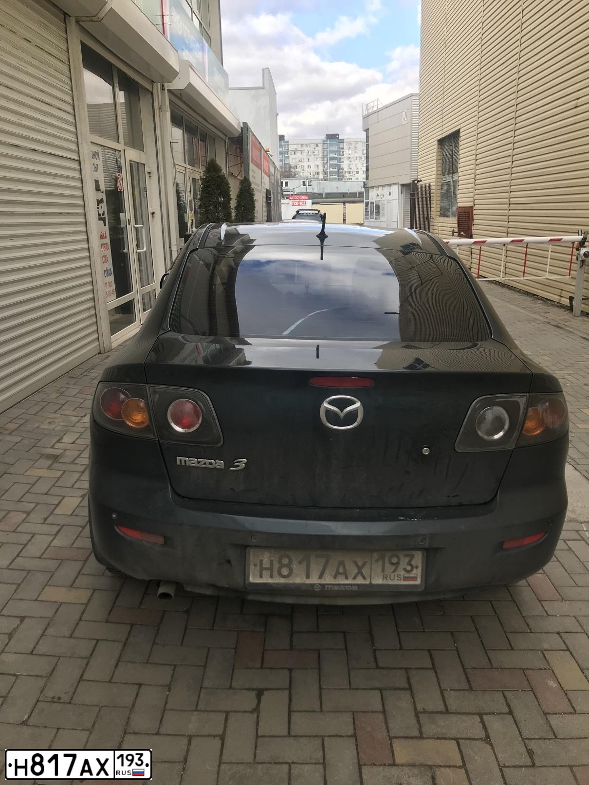 Фото автомобиля MAZDA 3, 2005 — госномер В976УР97. Цвет: Темно-зеленый