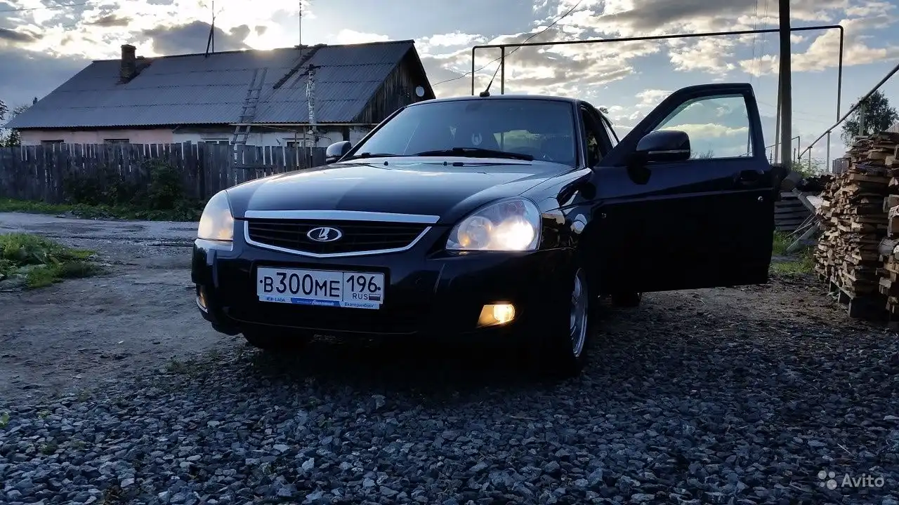 Фото автомобиля LADA 2172 PRIORA, 2012 — госномер К576НТ196. Цвет: СИНЕ-ЧЕРНЫЙ