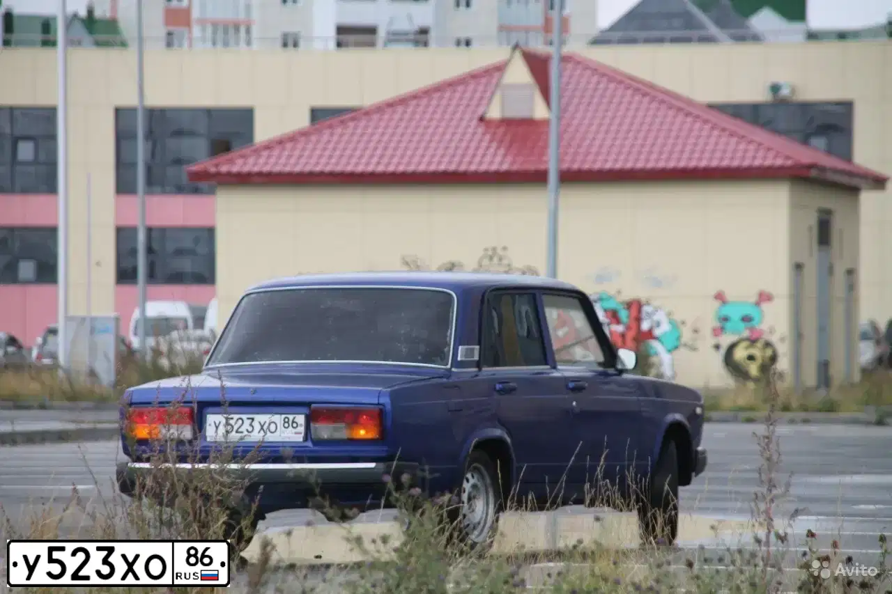Фото автомобиля LADA 2107, 2002 — госномер Е440НС186. Цвет: синий