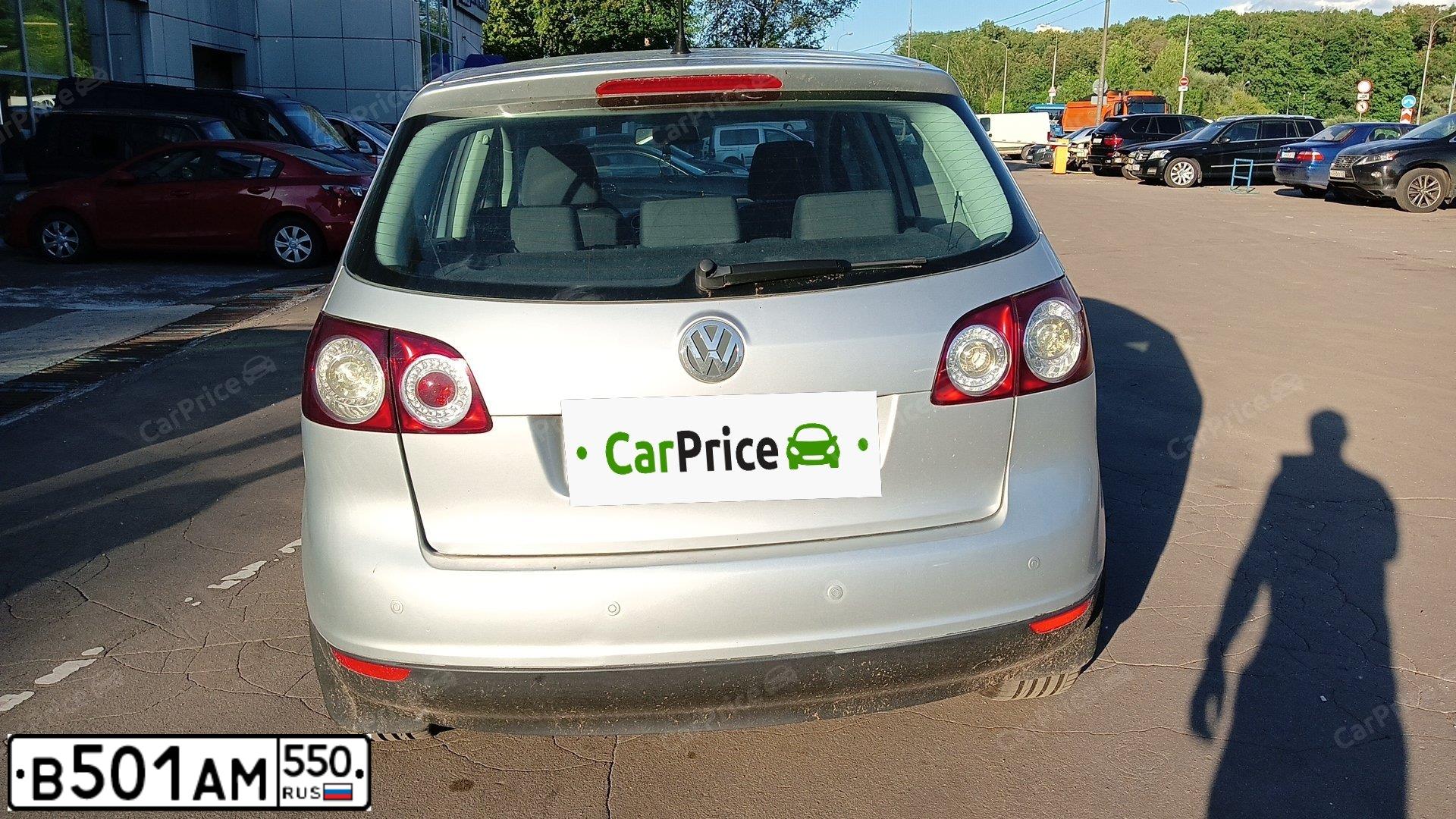 Фото автомобиля VOLKSWAGEN GOLF PLUS, 2007 — госномер В501АМ550. Цвет: Серебристый