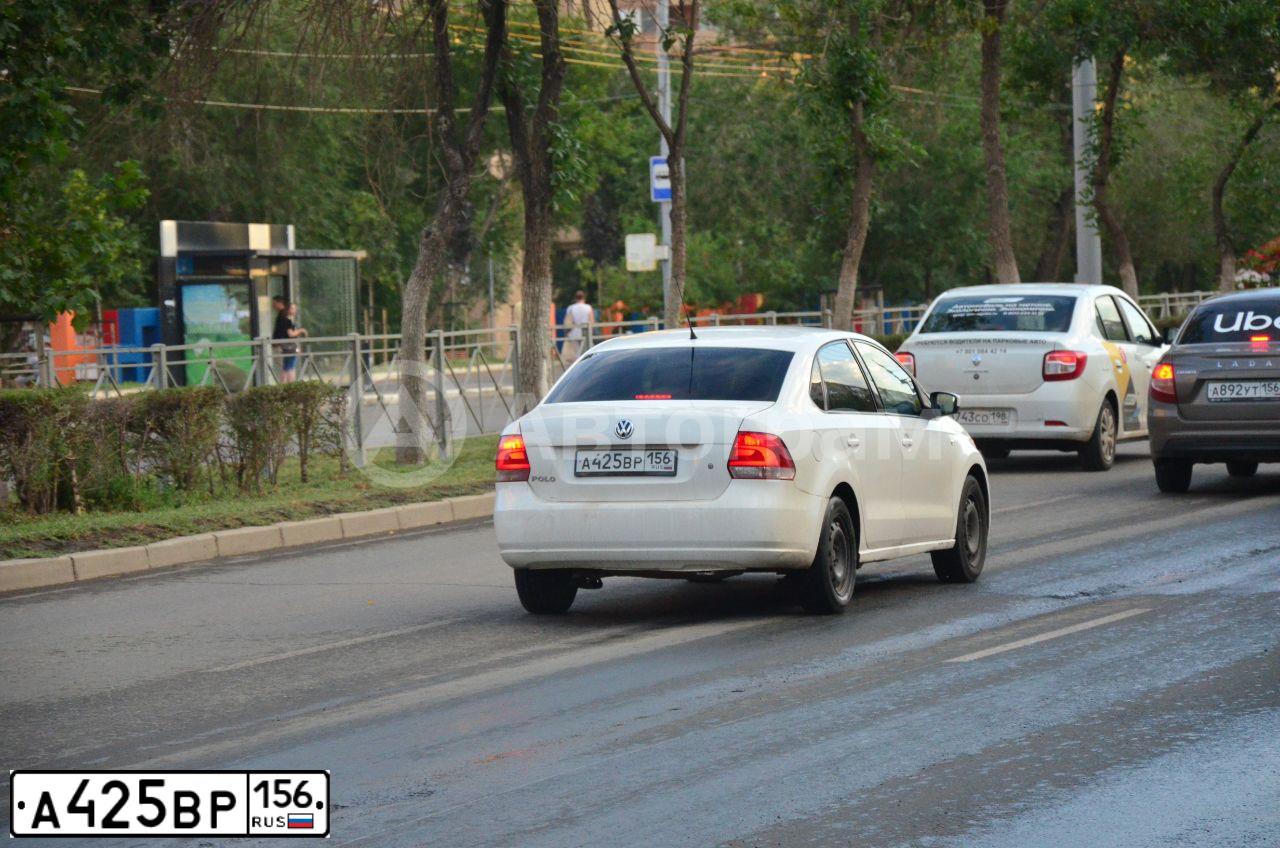 Фото автомобиля VOLKSWAGEN POLO, 2012 — госномер Е871ХН763. Цвет: Белый