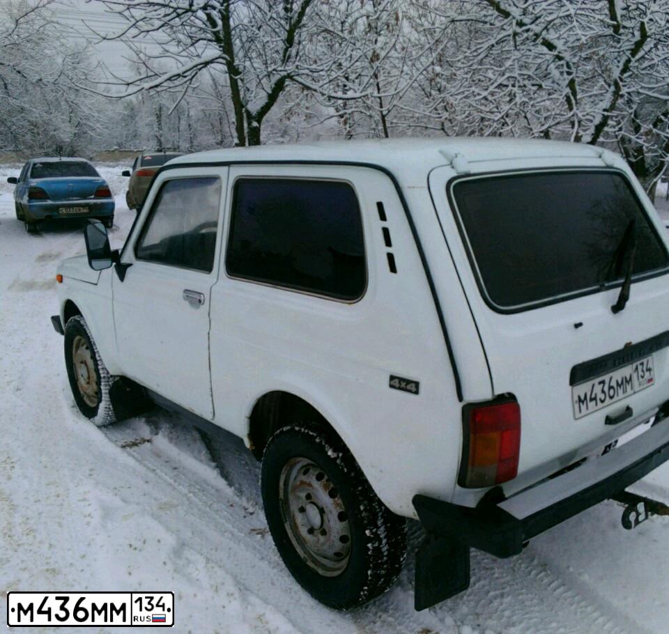 Фото автомобиля LADA 2121 NIVA, 2002 — госномер Т444АА34. Цвет: ЯРКО БЕЛЫЙ