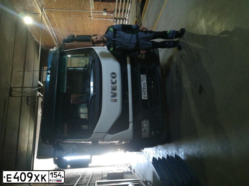 Фото автомобиля IVECO EUROCARGO, 2017 — госномер Е490ХК154. Цвет: БЕЛЫЙ
