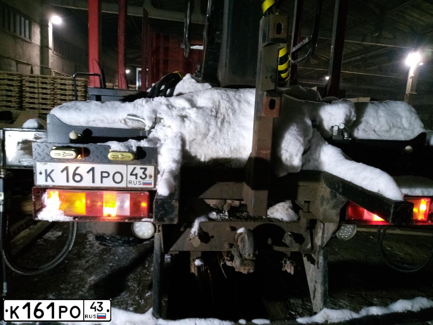 Фото автомобиля URAL 4320 /6X6/, 2013 — госномер К161РО43. Цвет: Белый