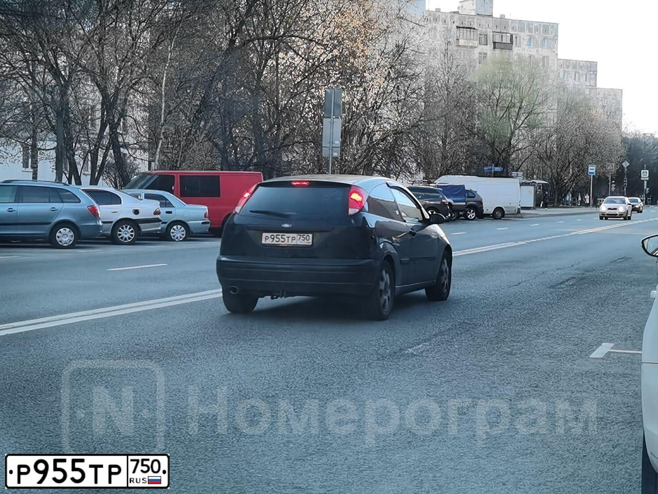 Фото автомобиля FORD FOCUS, 2001 — госномер С971ХР799. Цвет: ЧЕРНЫЙ