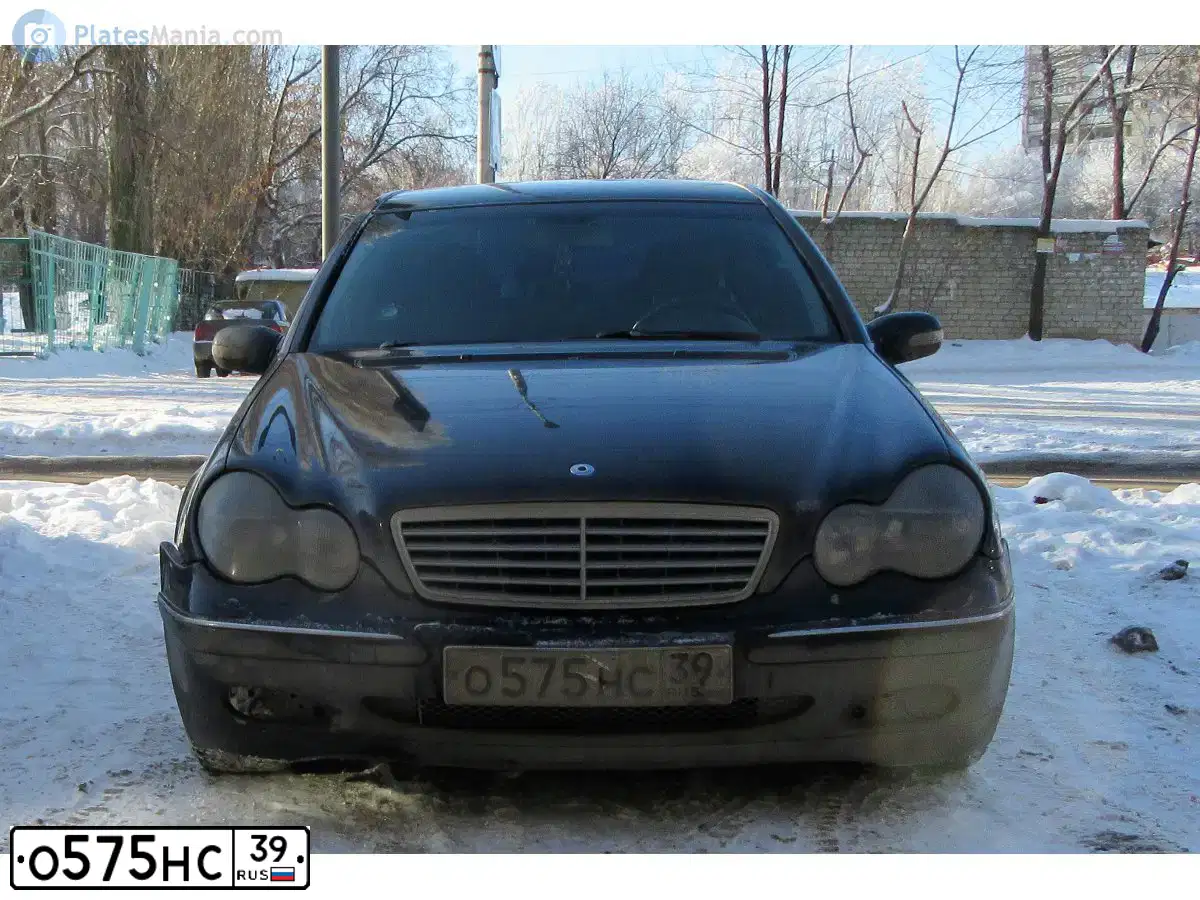 Фото автомобиля MERCEDES C-KLASSE, 2000 — госномер О575НС39. Цвет: СИНИЙ
