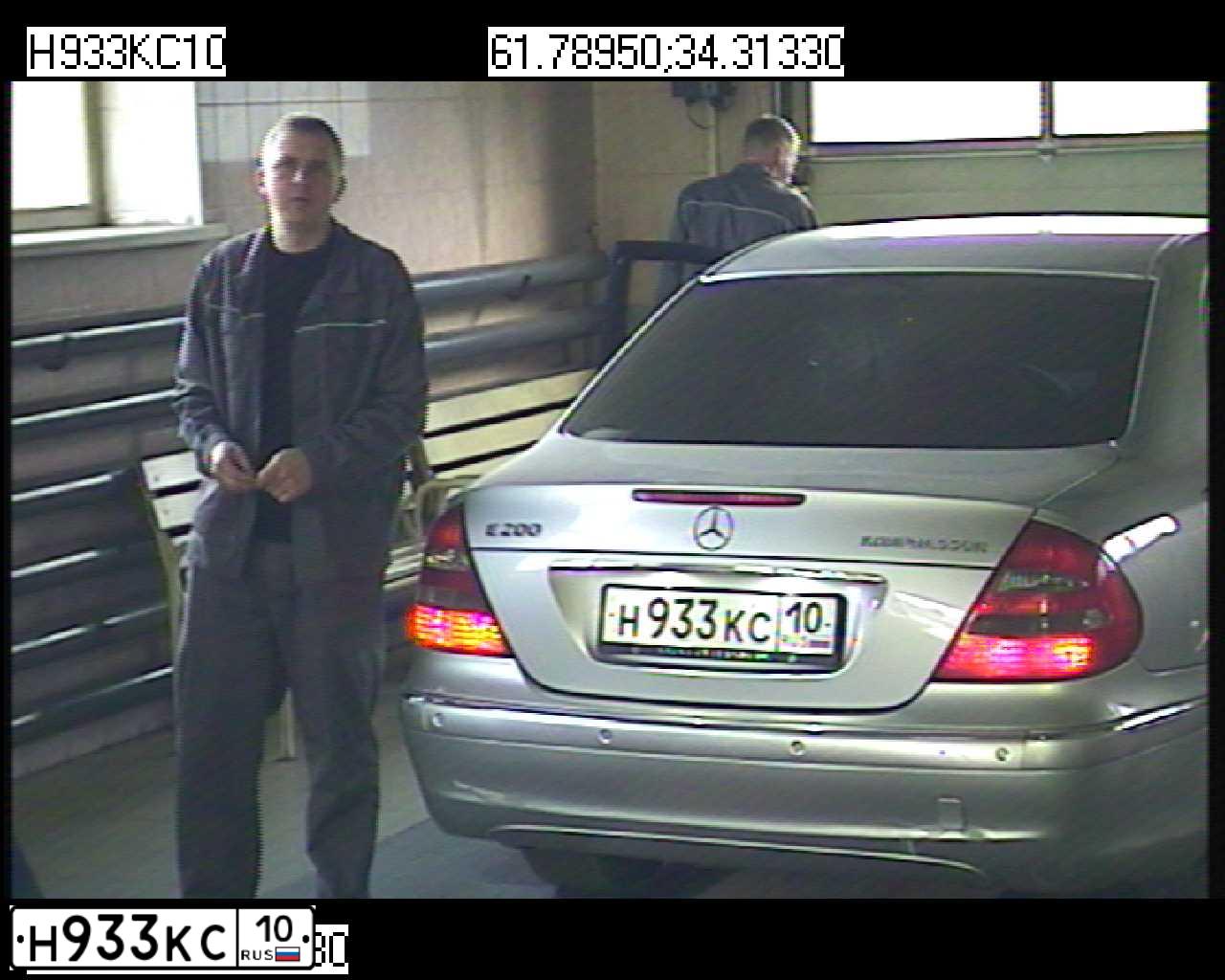 Фото автомобиля MERCEDES E-KLASSE, 2004 — госномер Н979НМ10. Цвет: Серебристый