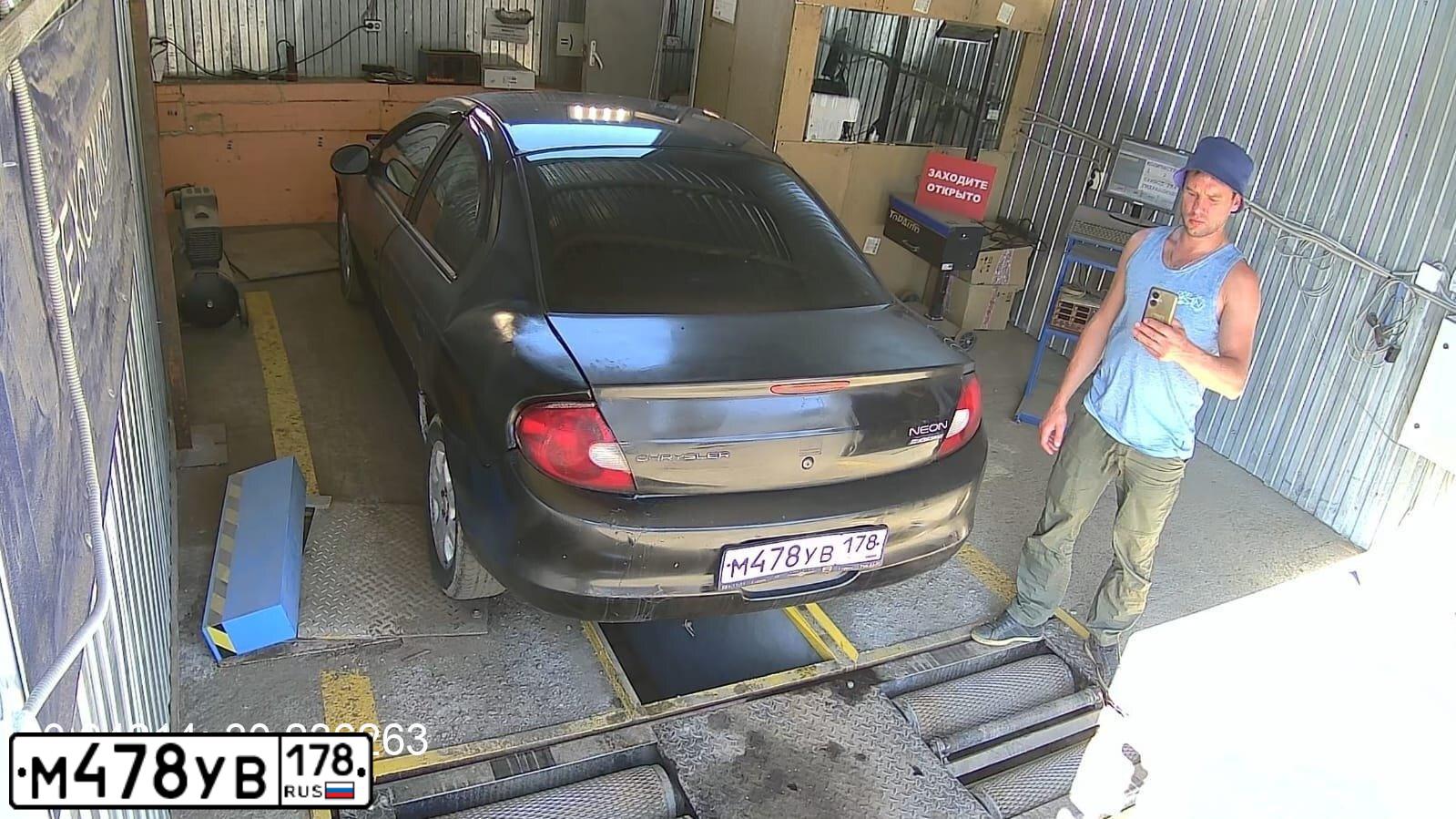 Фото автомобиля DODGE NEON, 2003 — госномер М478УВ178. Цвет: ЧЕРНЫЙ