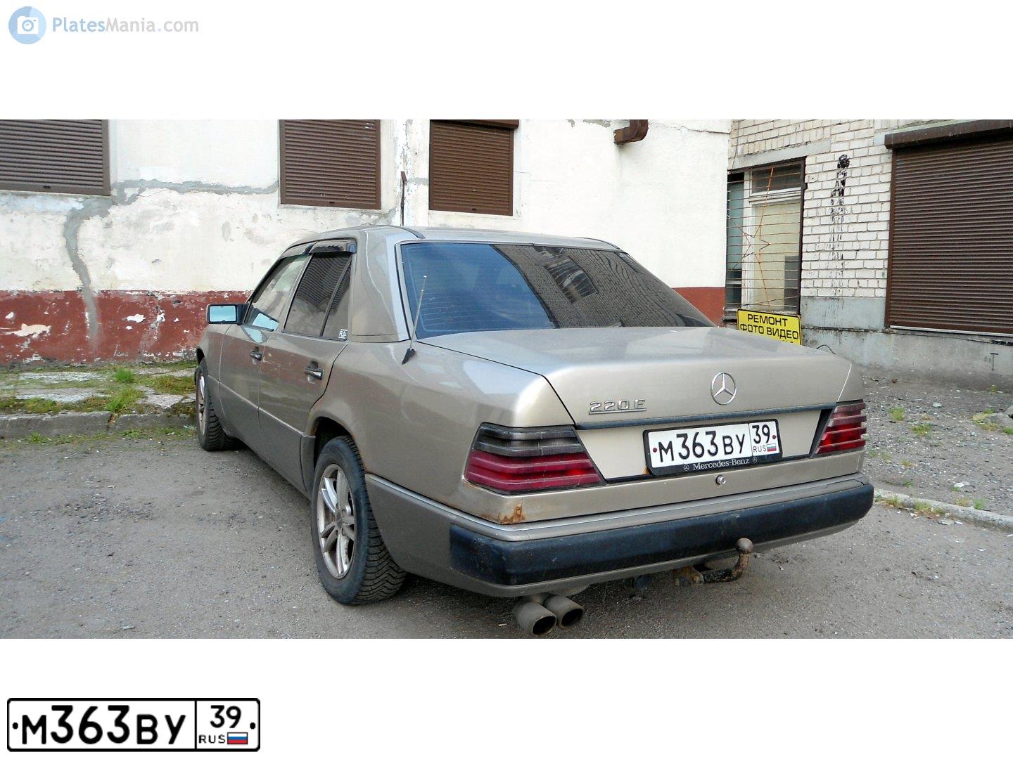 Фото автомобиля MERCEDES E-KLASSE, 1993 — госномер М363ВУ39. Цвет: СЕРЫЙ