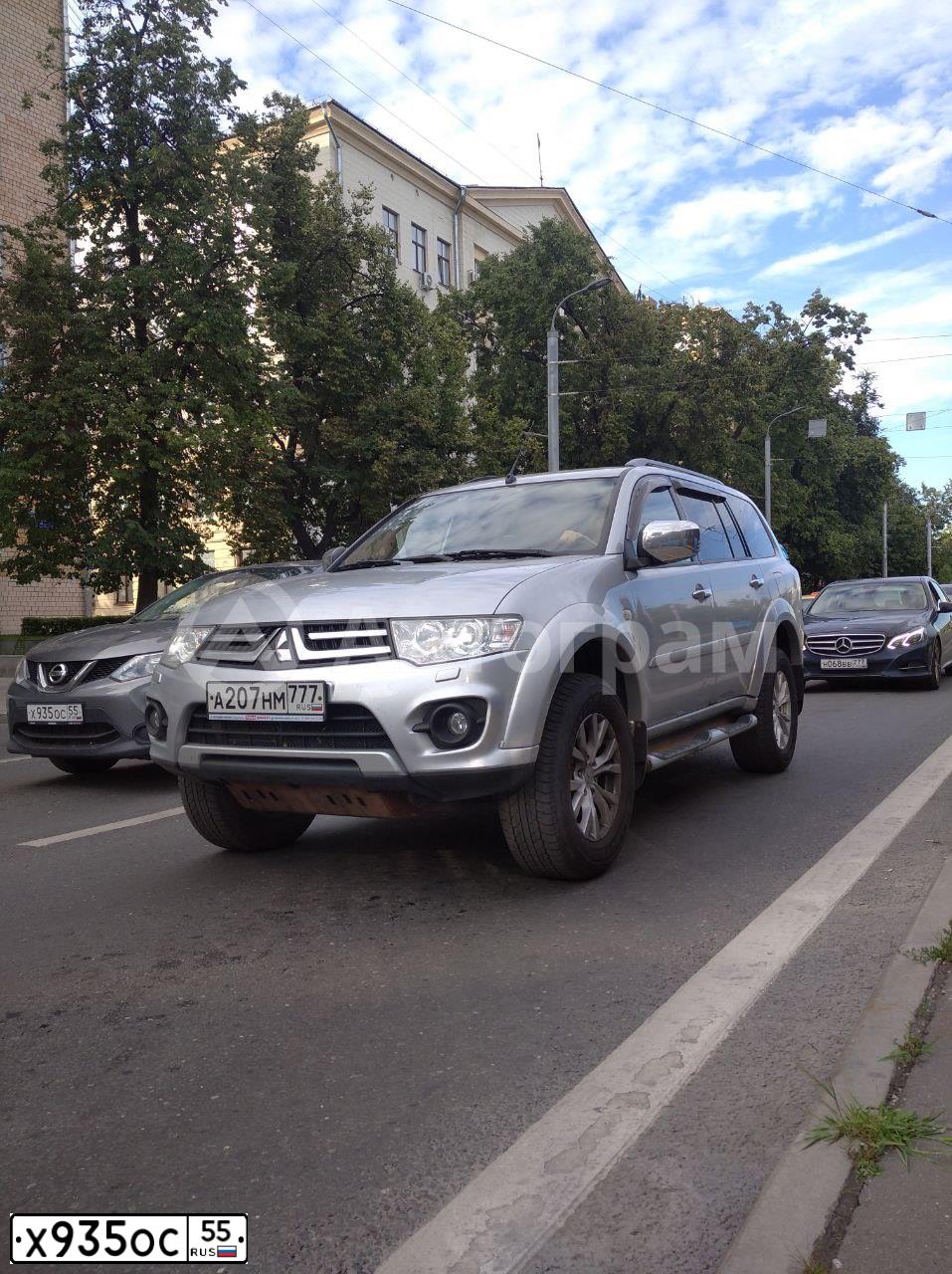 Фото автомобиля NISSAN QASHQAI, 2017 — госномер В825ВК977. Цвет: Серый
