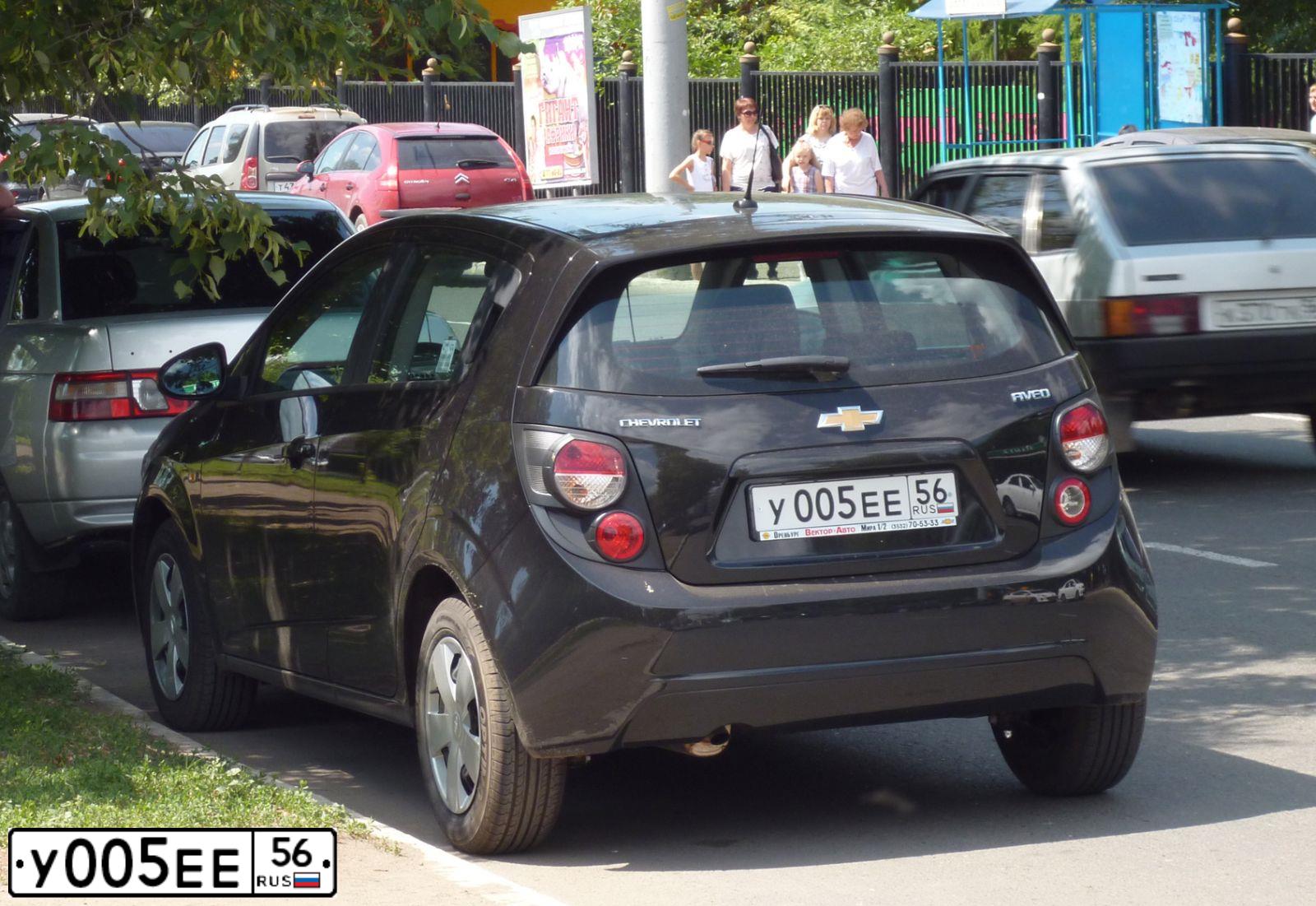 Фото автомобиля BMW X5, 2014 — госномер У005ЕЕ56. Цвет: Серебристый