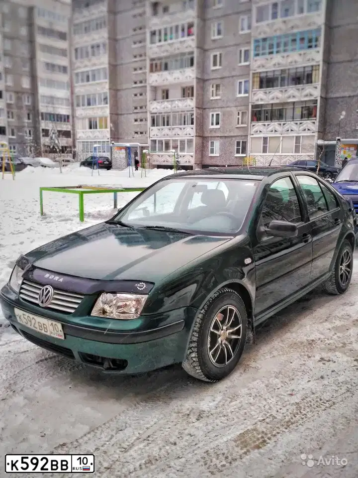 Фото автомобиля VOLKSWAGEN BORA, 1998 — госномер К592ВВ10. Цвет: ЗЕЛЕНЫЙ