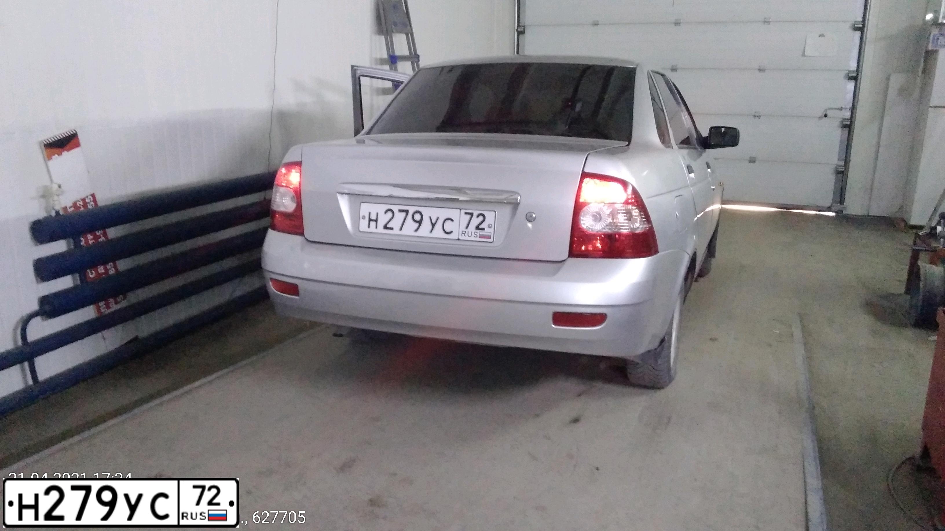 Фото автомобиля LADA 2170 PRIORA, 2008 — госномер Н279УС72. Цвет: Серебристый