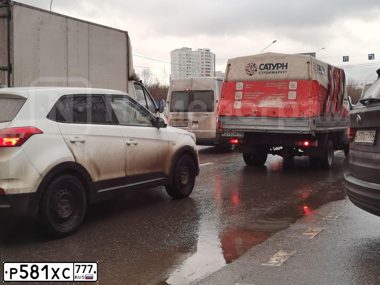 Фото автомобиля FORD EXPLORER, 2012 — госномер Р581ХС777. Цвет: СЕРО-ФИОЛЕТОВЫЙ