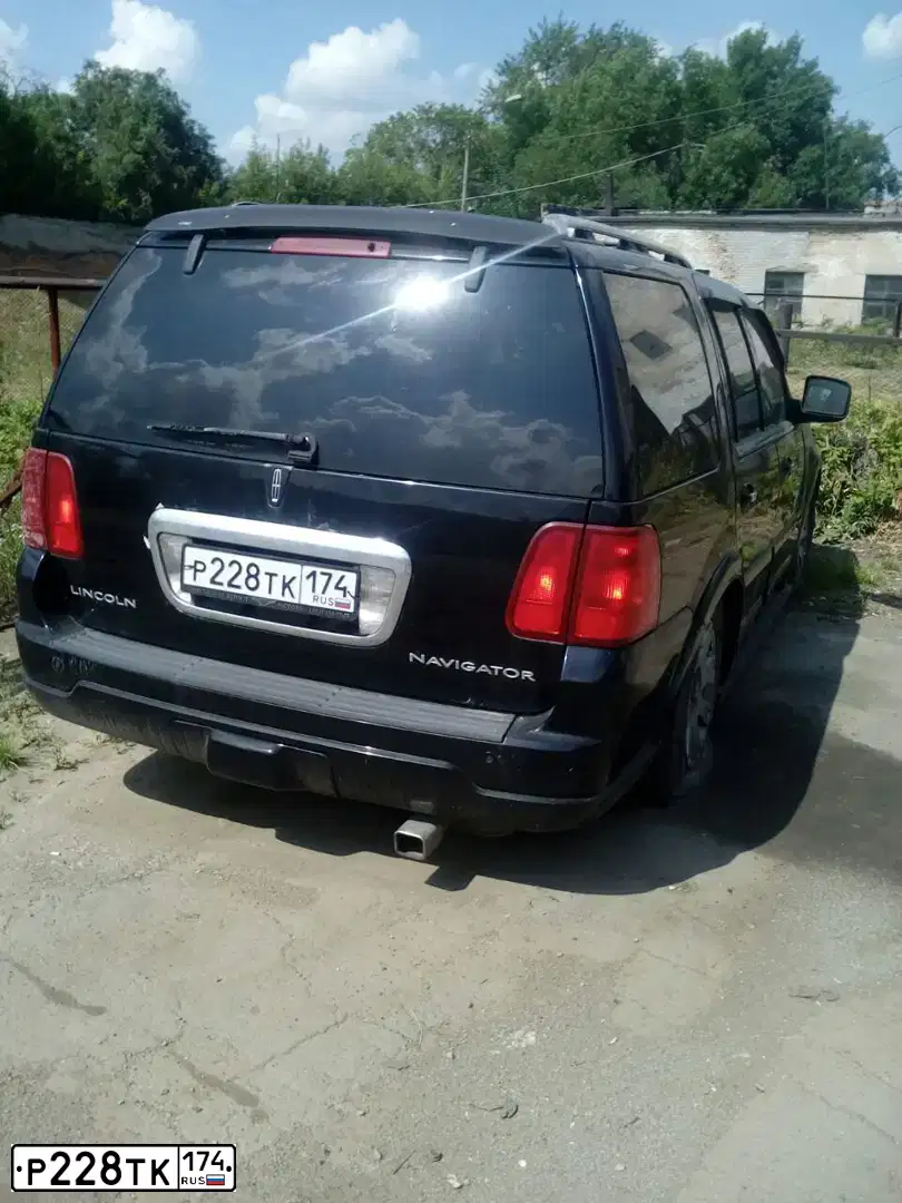 Фото автомобиля LINCOLN NAVIGATOR, 2004 — госномер С912РС72