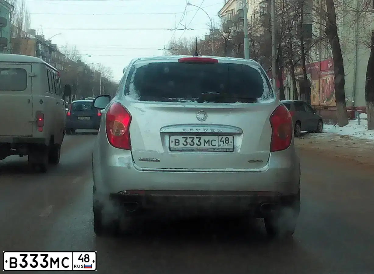 Фото автомобиля SSANGYONG ACTYON, 2013 — госномер В333МС48. Цвет: СЕРЕБРИСТЫЙ