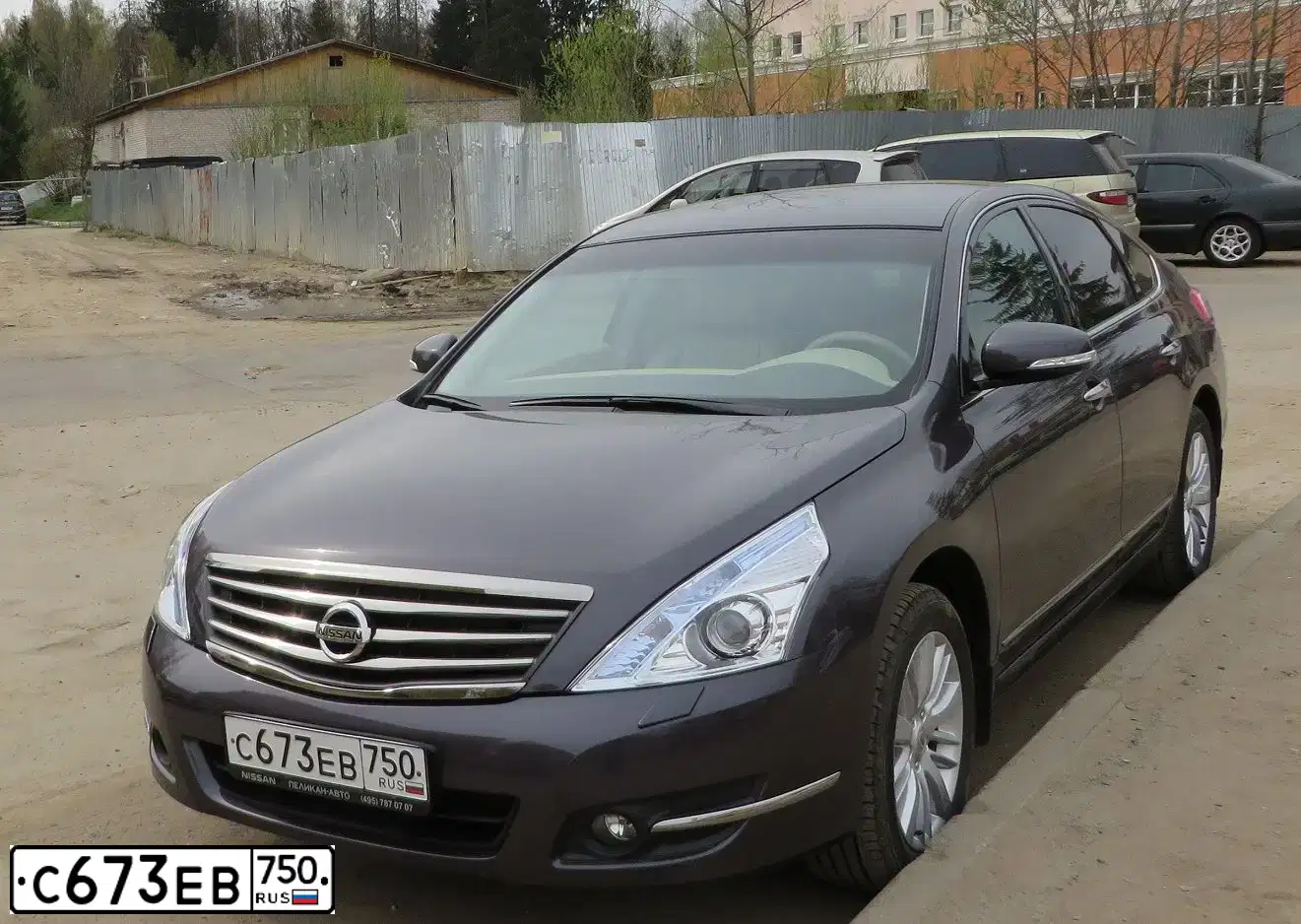 Фото автомобиля NISSAN TEANA, 2013 — госномер С673ЕВ750. Цвет: СЕРО-СИРЕНЕВЫЙ