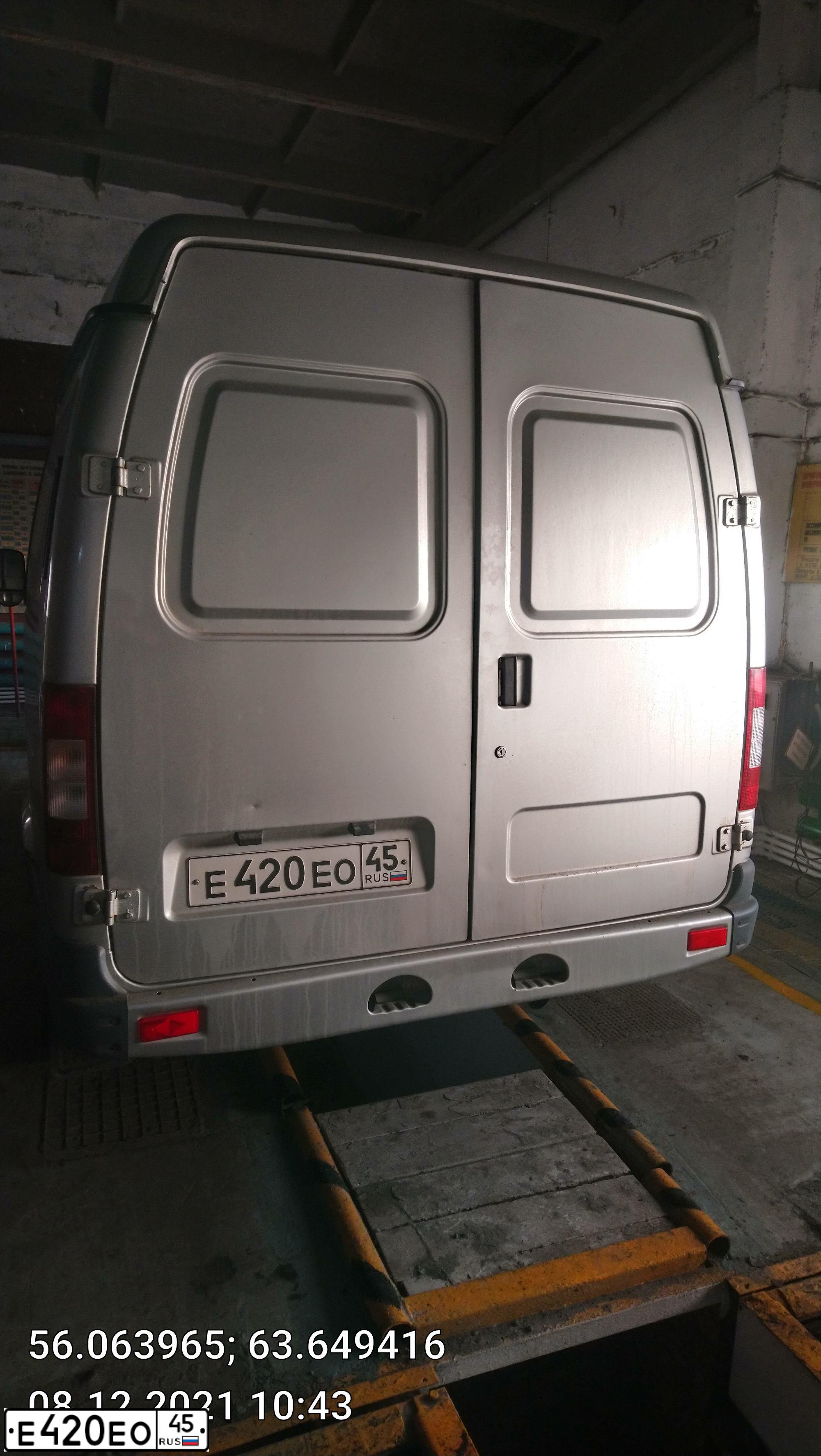 Фото автомобиля GAZ 2752 SOBOL, 2008 — госномер Е420ЕО45. Цвет: СВЕТЛО СЕРЫЙ