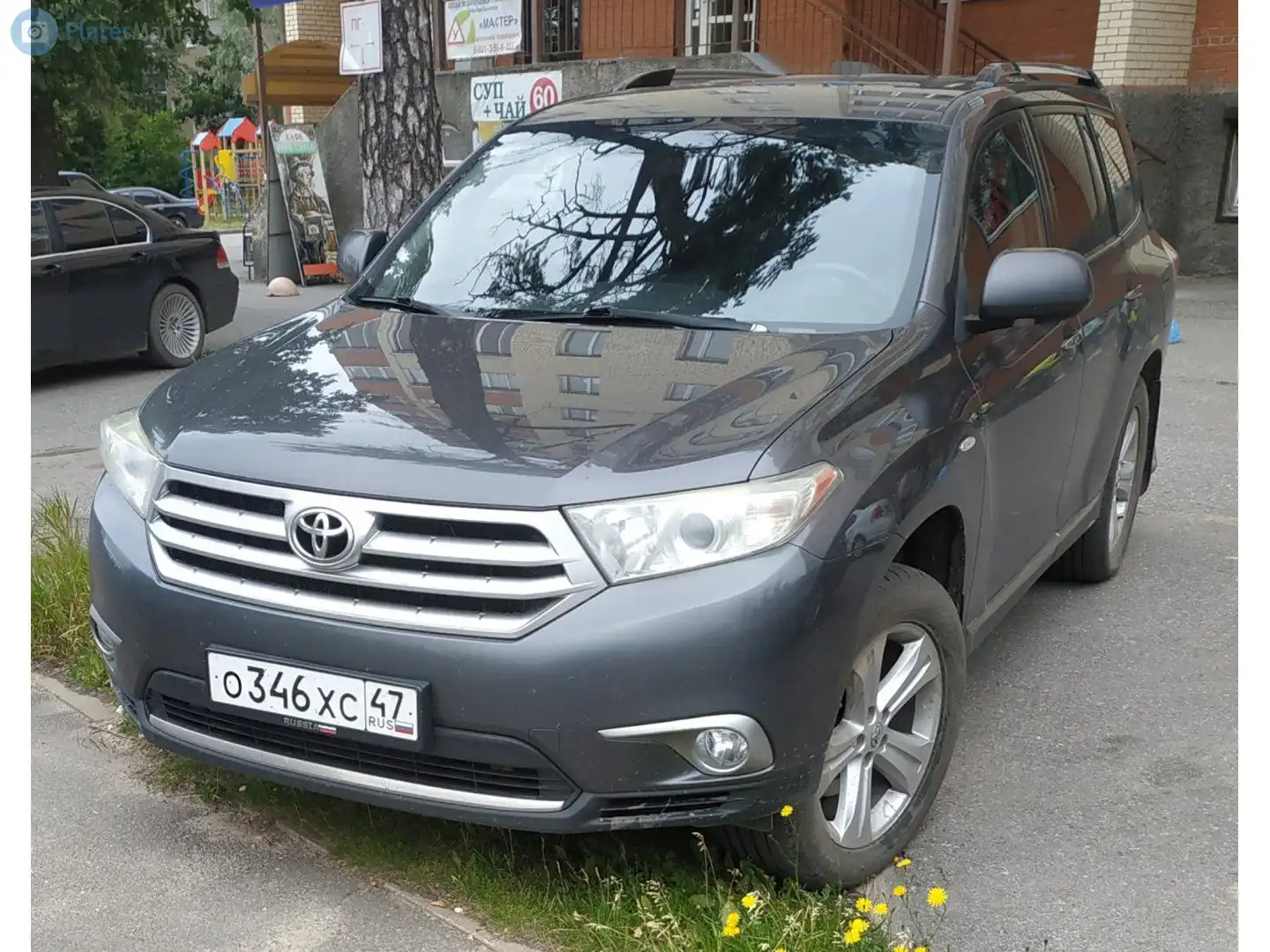 Фото автомобиля TOYOTA HIGHLANDER, 2011 — госномер О346ХС47. Цвет: СЕРЫЙ