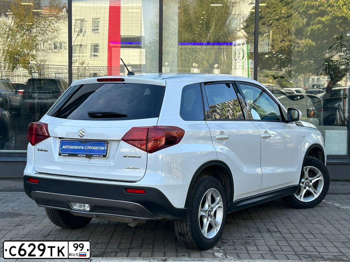 Фото автомобиля SUZUKI /GRAND/ VITARA, 2020 — госномер С629ТК799. Цвет: Белый