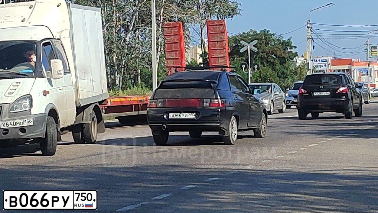 Фото автомобиля TOYOTA LANDCRUISER, 2018 — госномер В066РУ750. Цвет: ЧЕРНЫЙ