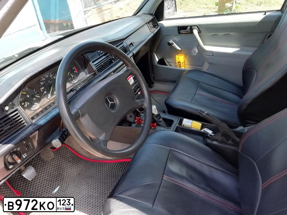 Фото автомобиля MERCEDES C-KLASSE, 1990 — госномер Е648МК126. Цвет: СЕРЫЙ