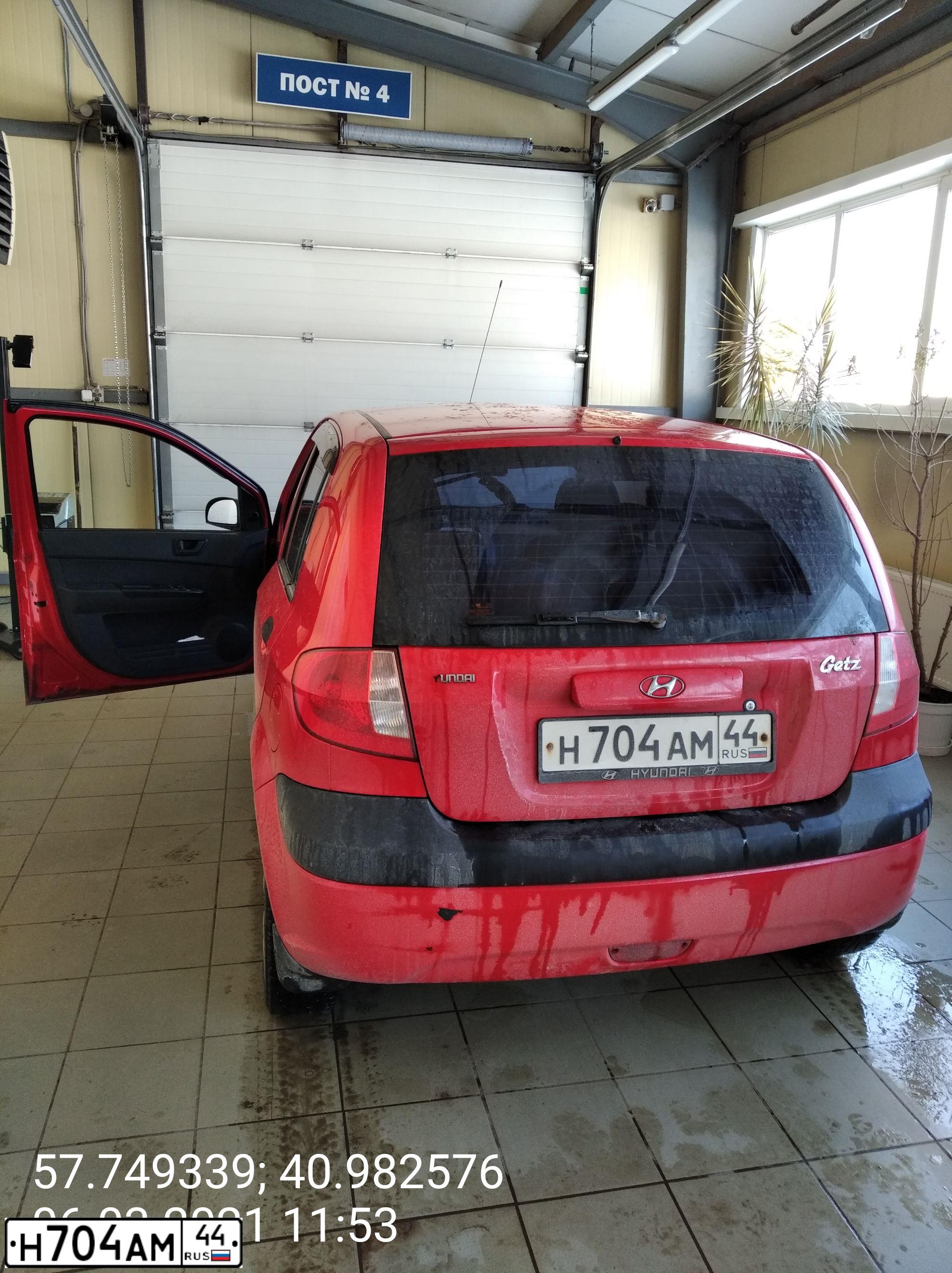 Фото автомобиля HYUNDAI GETZ, 2008 — госномер Н704АМ44. Цвет: КРАСНЫЙ