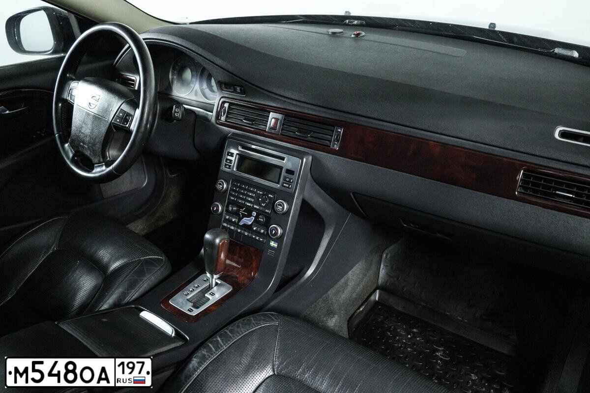 Фото автомобиля VOLVO V70, 2008 — госномер Х382ХТ790. Цвет: ЧЕРНЫЙ