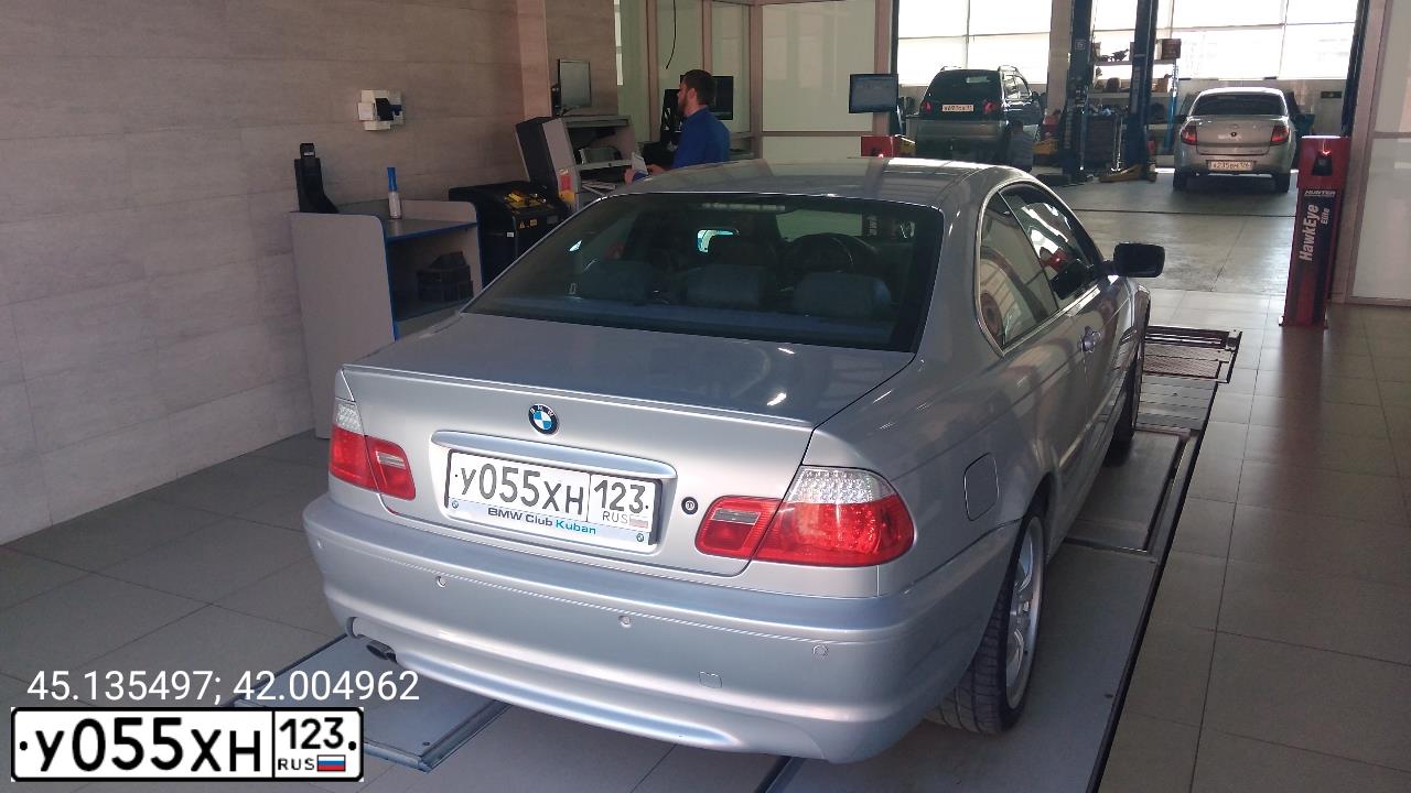 Фото автомобиля BMW SERIE 3, 2003 — госномер О827ЕО126. Цвет: Серебристый