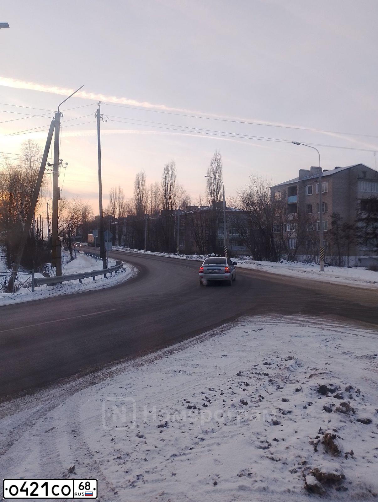 Фото автомобиля LADA 2172 PRIORA, 2010 — госномер О421СО68. Цвет: СВЕТЛО-СЕРЕБРИСТЫЙ МЕТАЛЛ