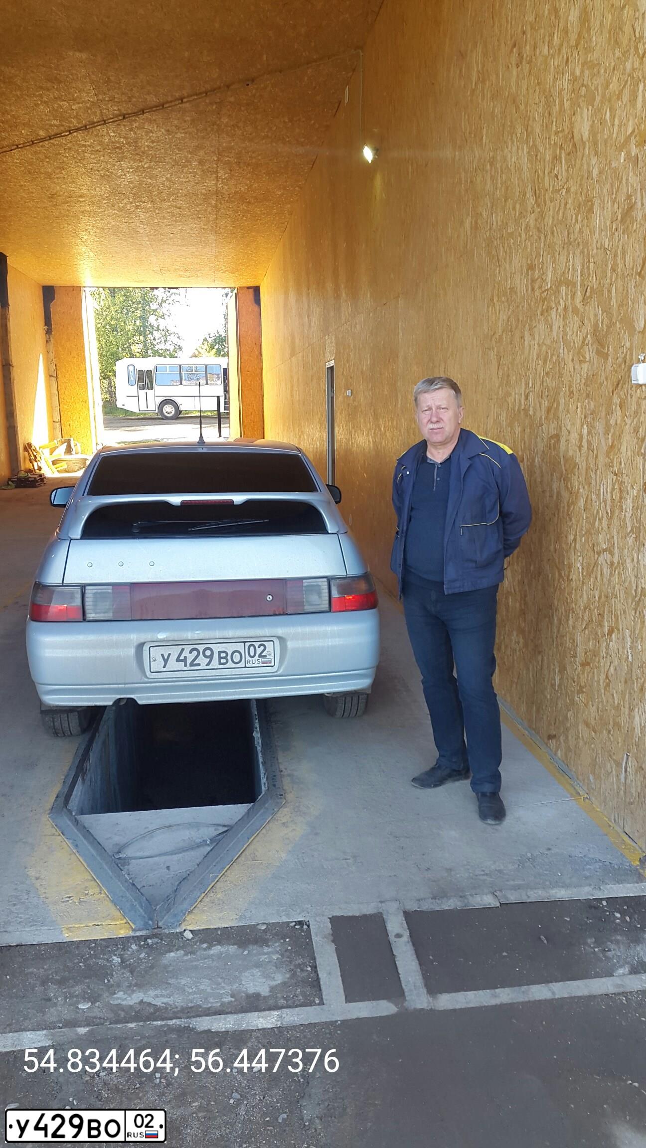 Фото автомобиля LADA 2112 LADA, 2004 — госномер У429ВО02. Цвет: Серебристо-Желтый