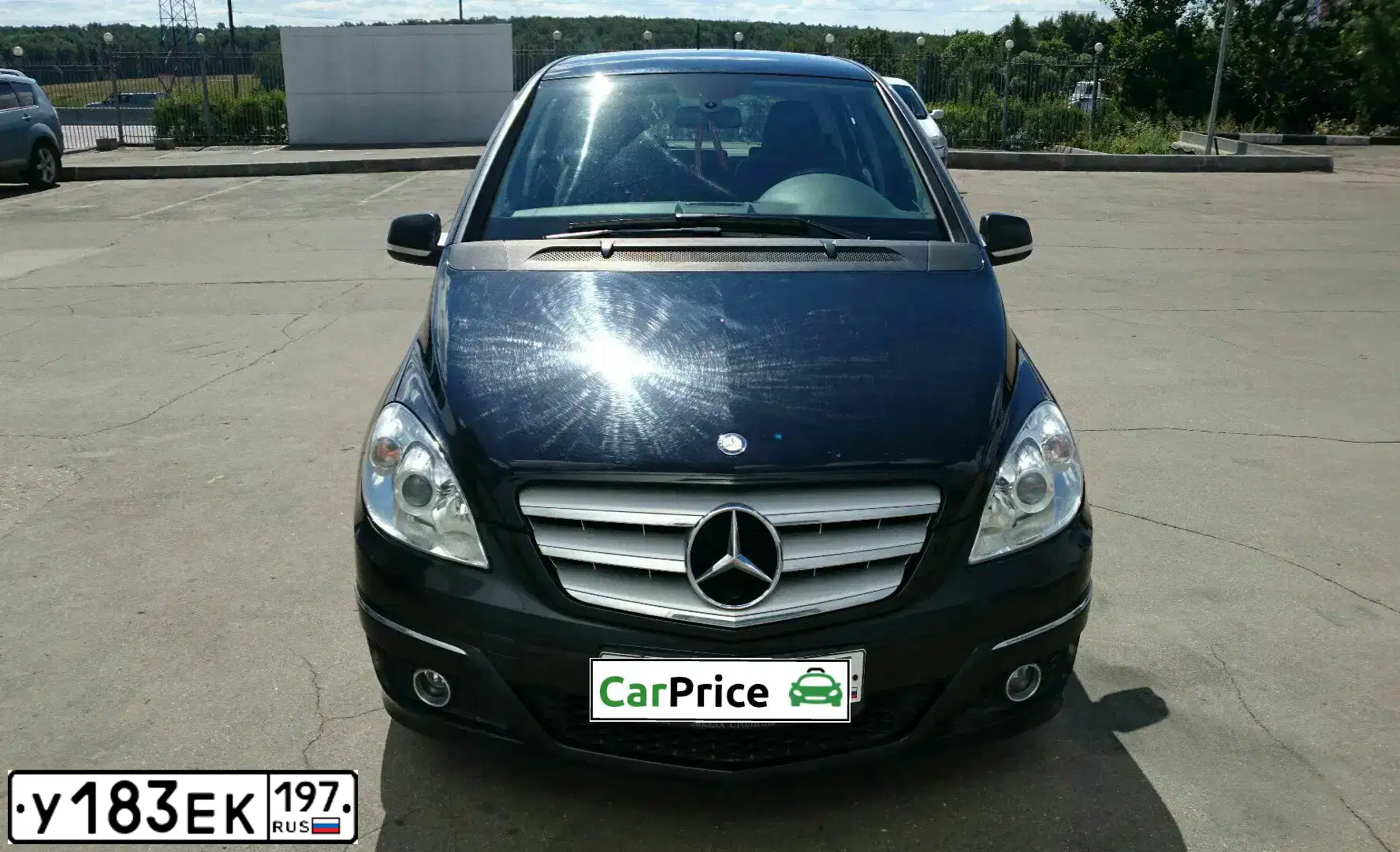 Фото автомобиля MERCEDES B-KLASSE, 2010 — госномер У183ЕК197. Цвет: ЧЕРНЫЙ