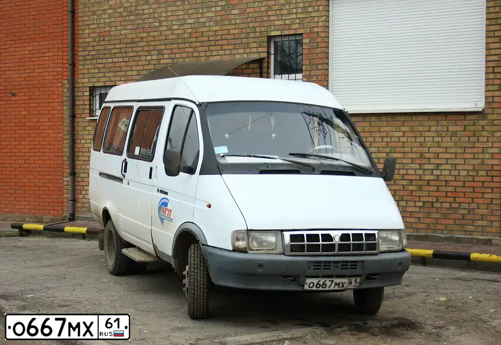 Фото автомобиля GAZ 3221 EL, 2002 — госномер О667МХ61. Цвет: Белый