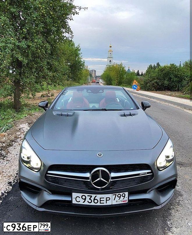 Фото автомобиля MERCEDES SL-KLASSE, 2017 — госномер В063ВУ50. Цвет: СЕРЫЙ