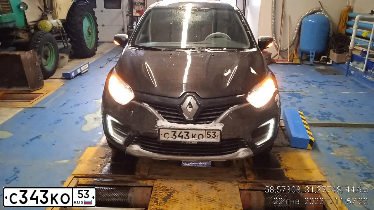 Фото автомобиля RENAULT KAPTUR, 2016 — госномер М843АР53