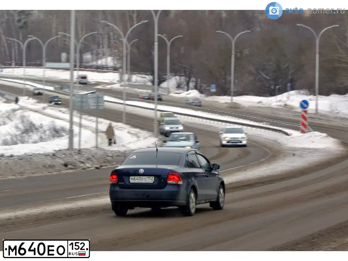 Фото автомобиля VOLKSWAGEN POLO, 2013 — госномер М640ЕО152. Цвет: Темно-синий