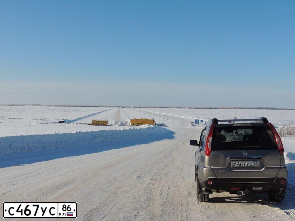 Фото автомобиля NISSAN X-TRAIL, 2011 — госномер С380ВР790. Цвет: Серый
