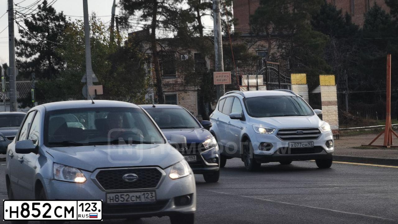 Фото автомобиля DATSUN ON-DO, 2016 — госномер Н852СМ123. Цвет: СВЕТЛО-ГОЛУБОЙ