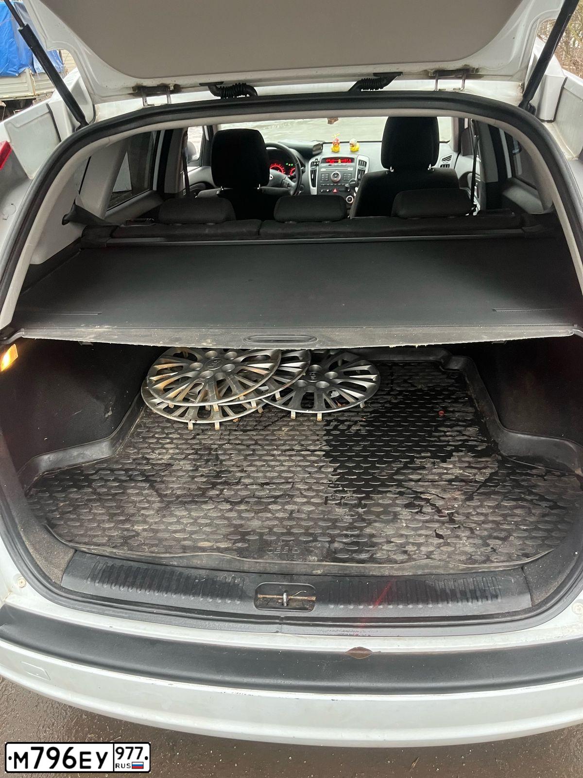 Фото автомобиля KIA CEE'D, 2011 — госномер М796ЕУ977. Цвет: Белый