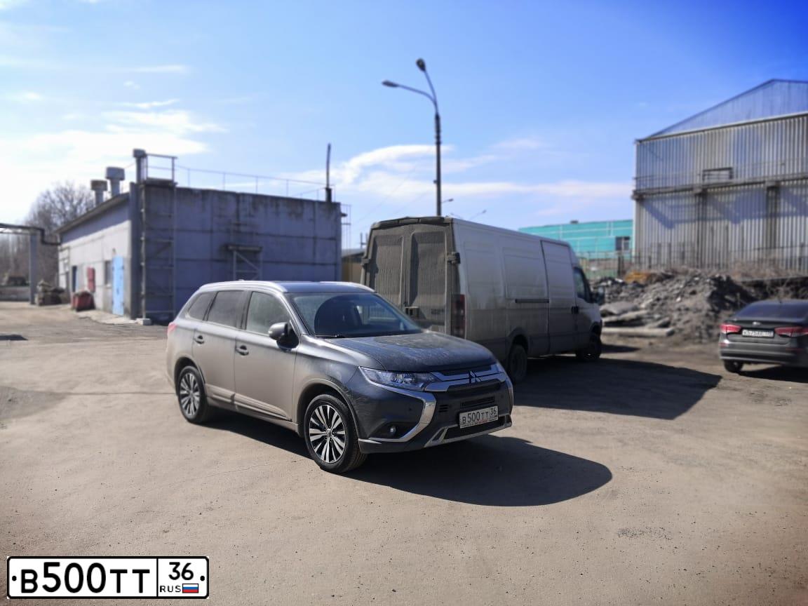 Фото автомобиля NISSAN PATHFINDER, 2010 — госномер Е323ЕЕ48. Цвет: СЕРО-ГОЛУБОЙ